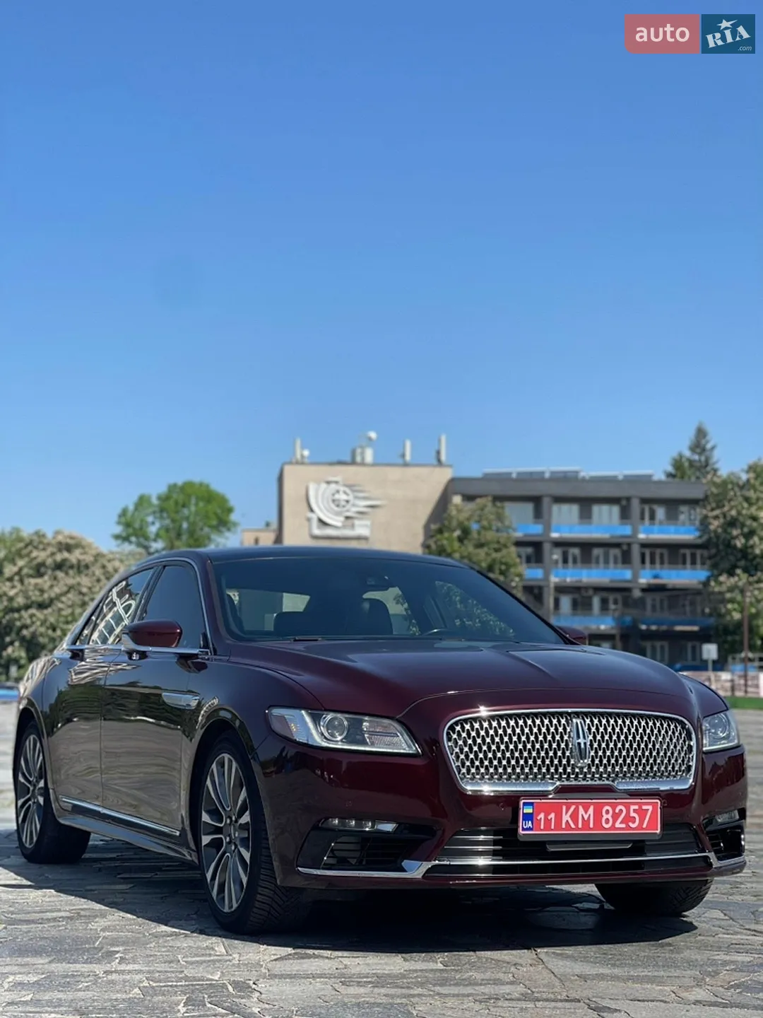 2017 Lincoln Continental - мініатюра 2
