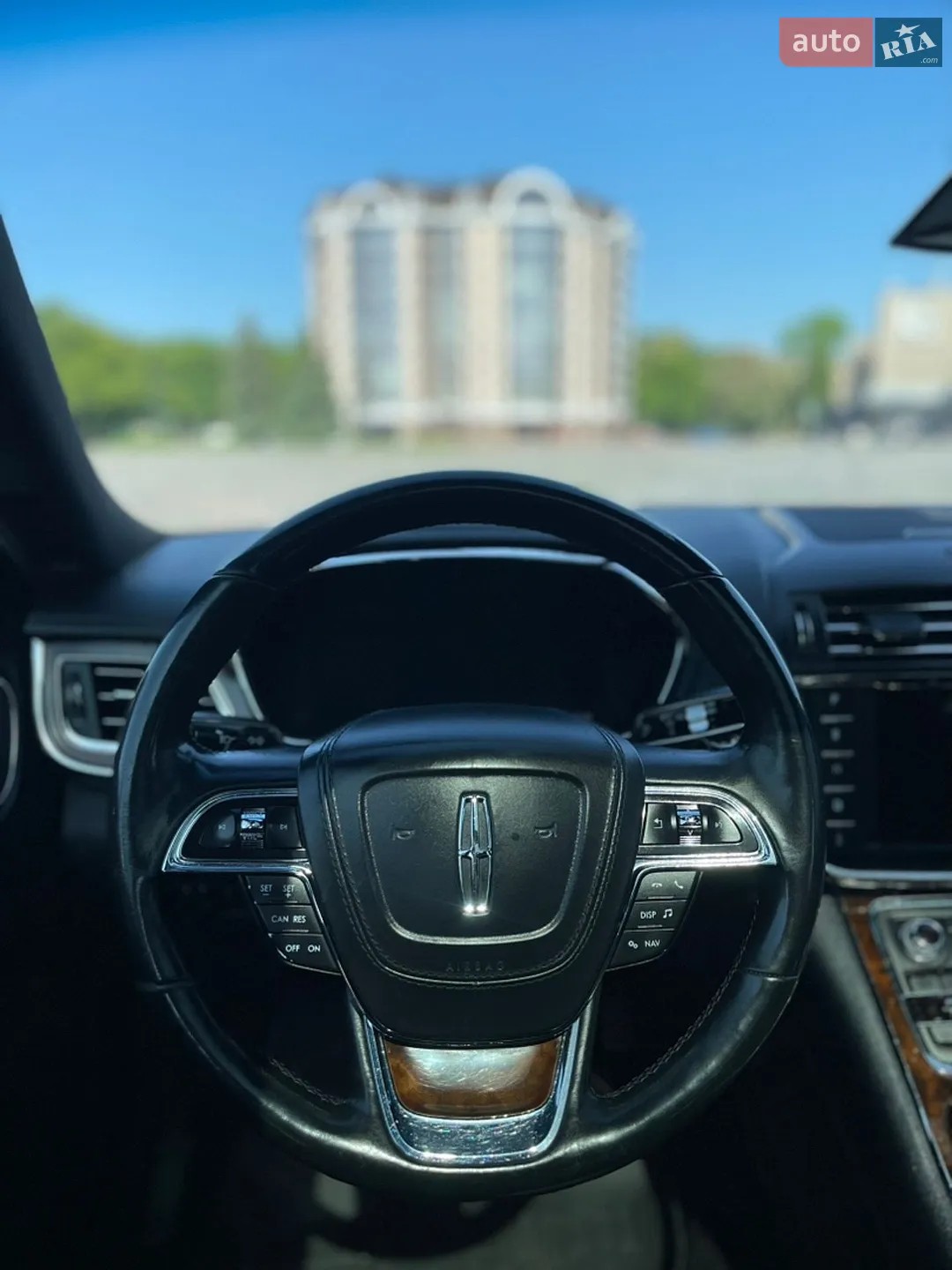 2017 Lincoln Continental - мініатюра 16