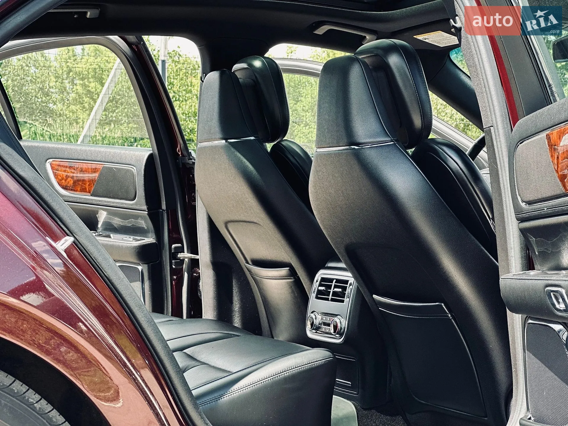 2017 Lincoln Continental - мініатюра 14