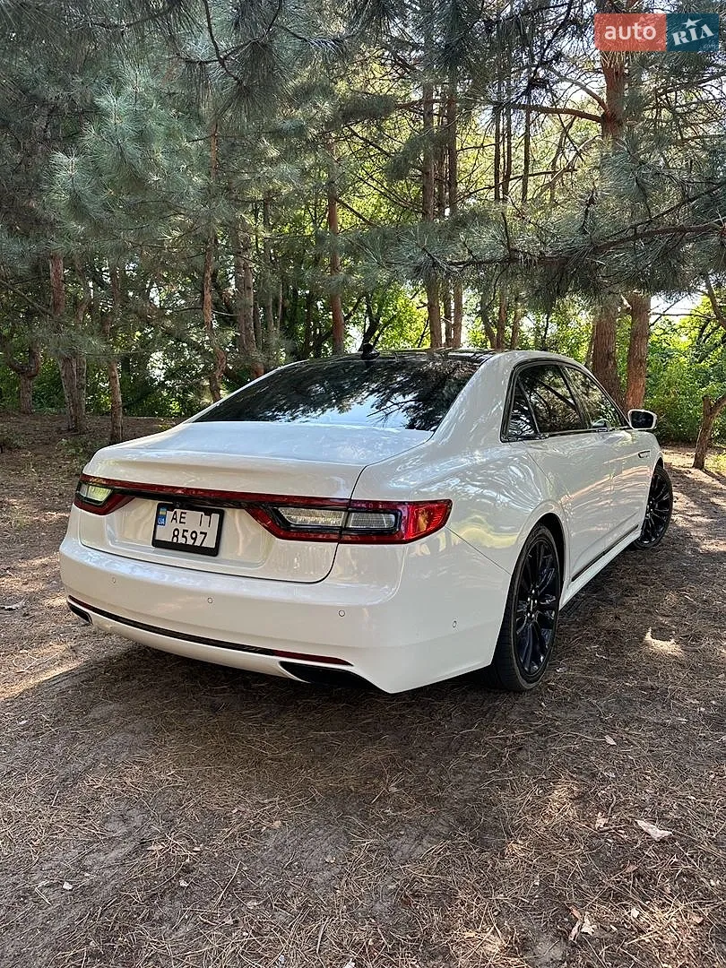 2019 Lincoln Continental - мініатюра 3