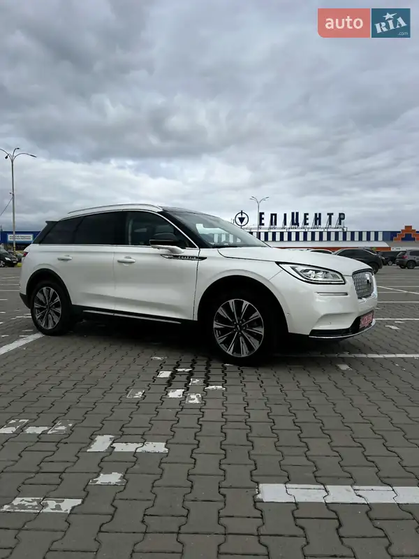 Lincoln Corsair