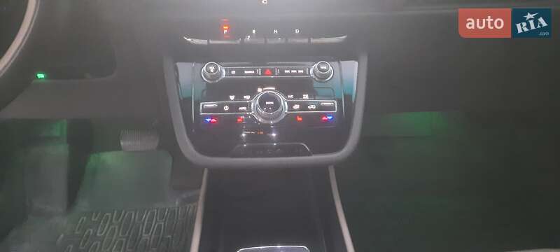 Внедорожник / Кроссовер Lincoln Corsair 2020 в Ровно фото 33 Внедорожник / Кроссовер Lincoln Corsair 2020 в Ровно