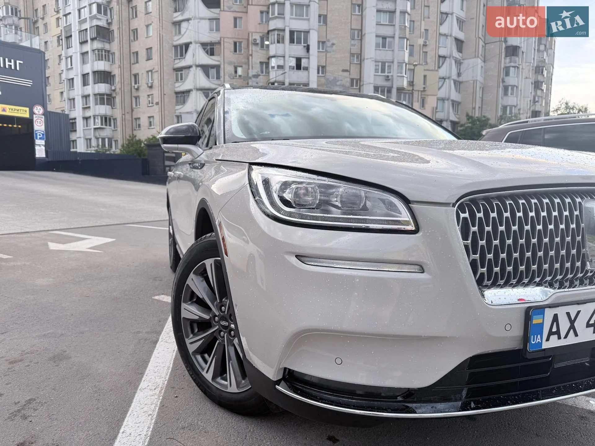 2022 Lincoln Corsair - мініатюра 2