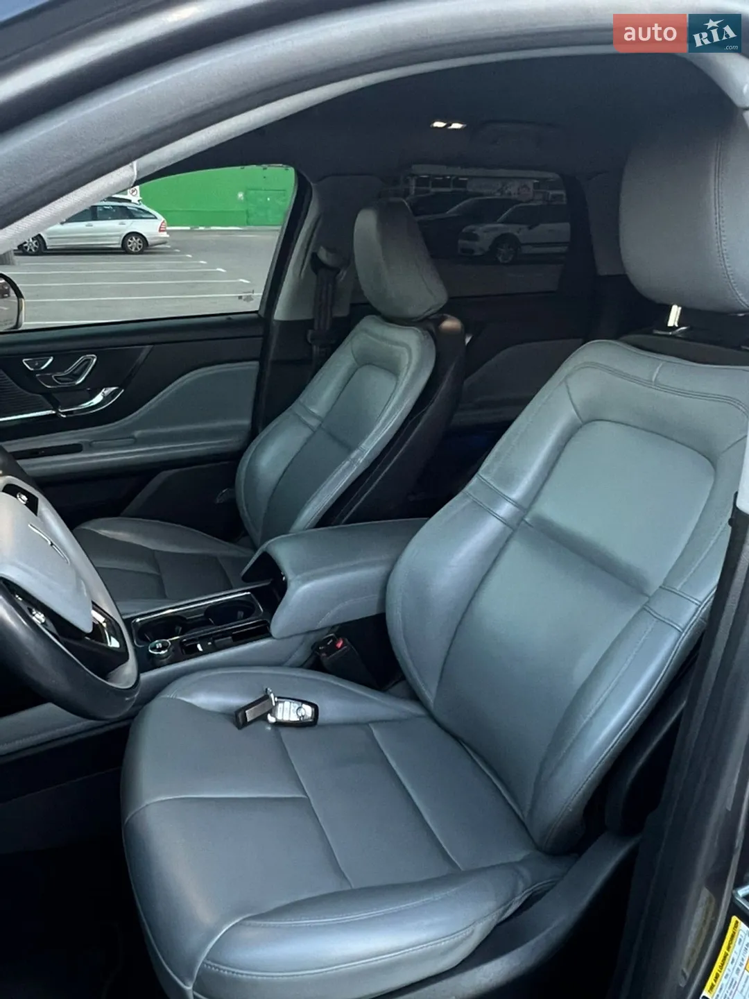 2021 Lincoln Corsair - мініатюра 10