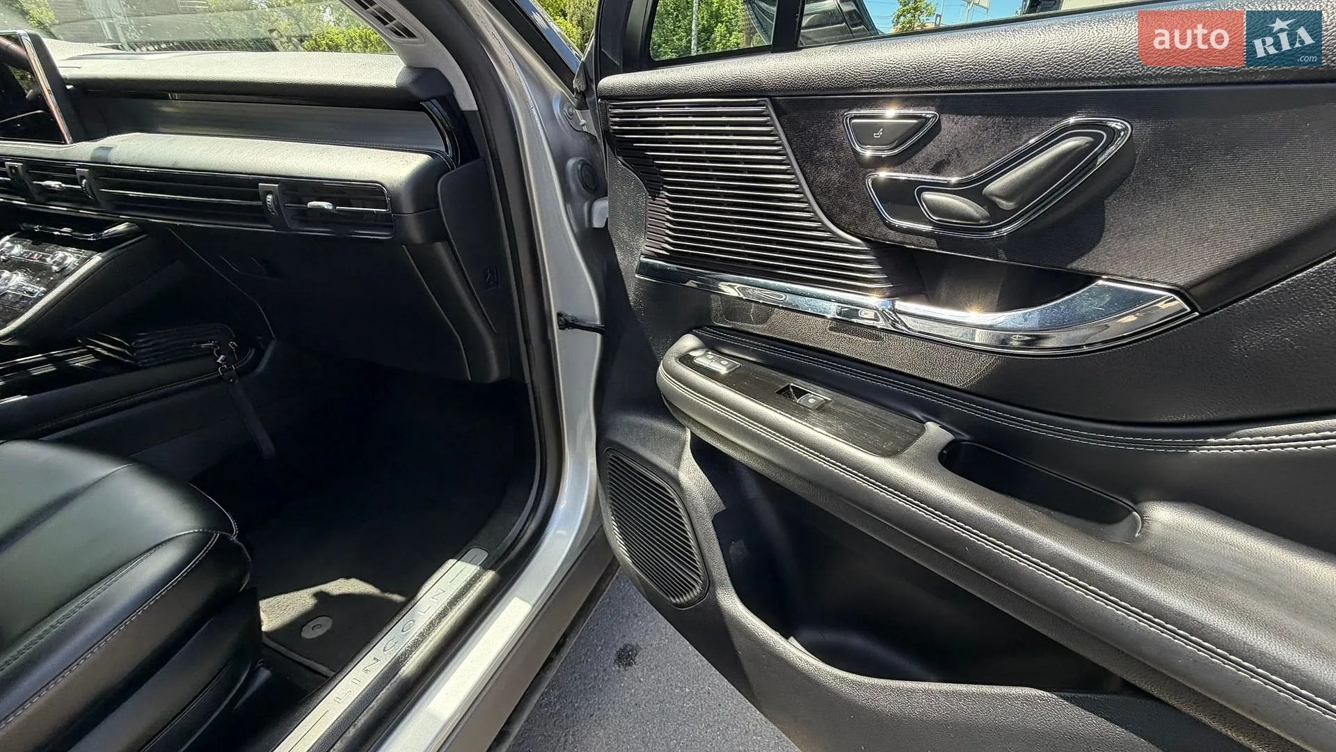 Lincoln Corsair 2022 VIN 5LMCJ1C90NUL12810 фото оголошення 24 з 27