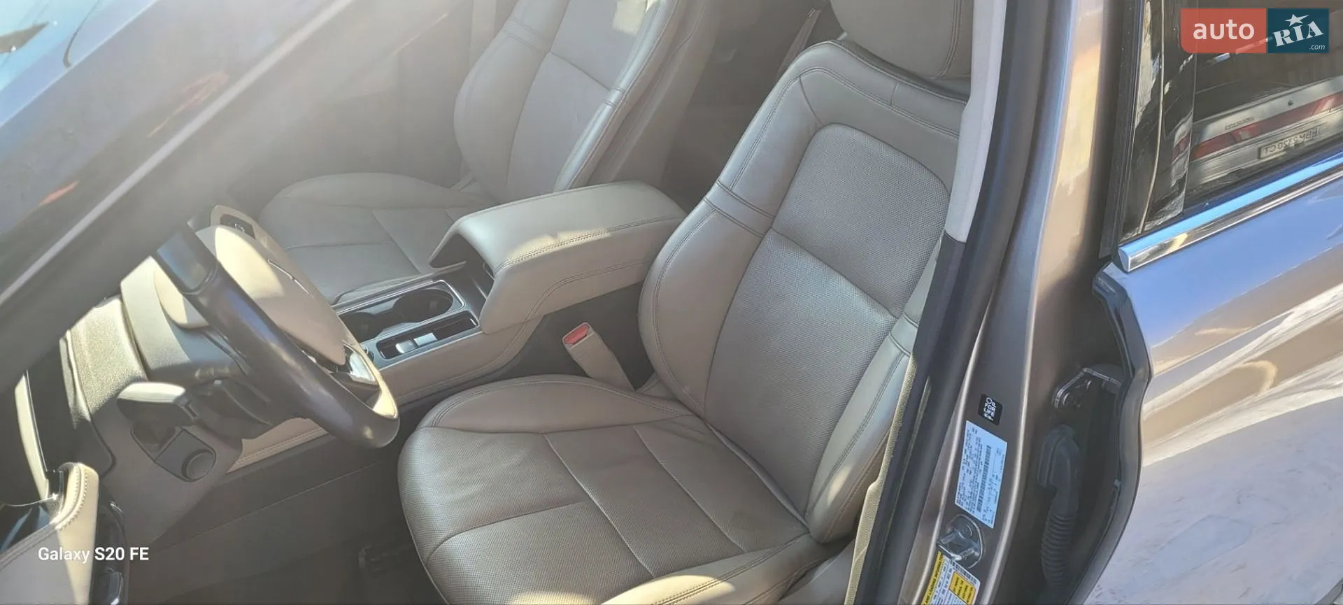 2020 Lincoln Corsair - мініатюра 14