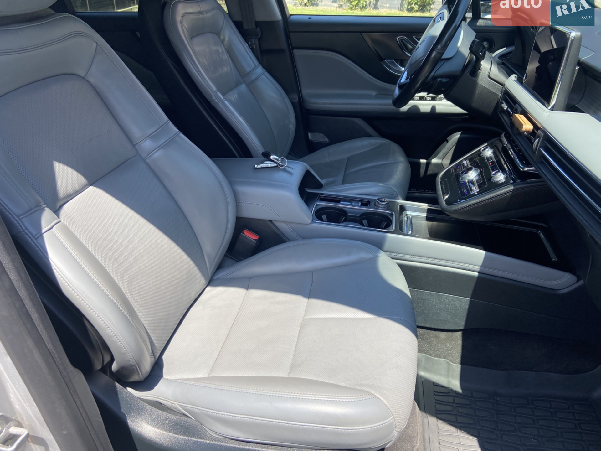 2020 Lincoln Corsair - мініатюра 14