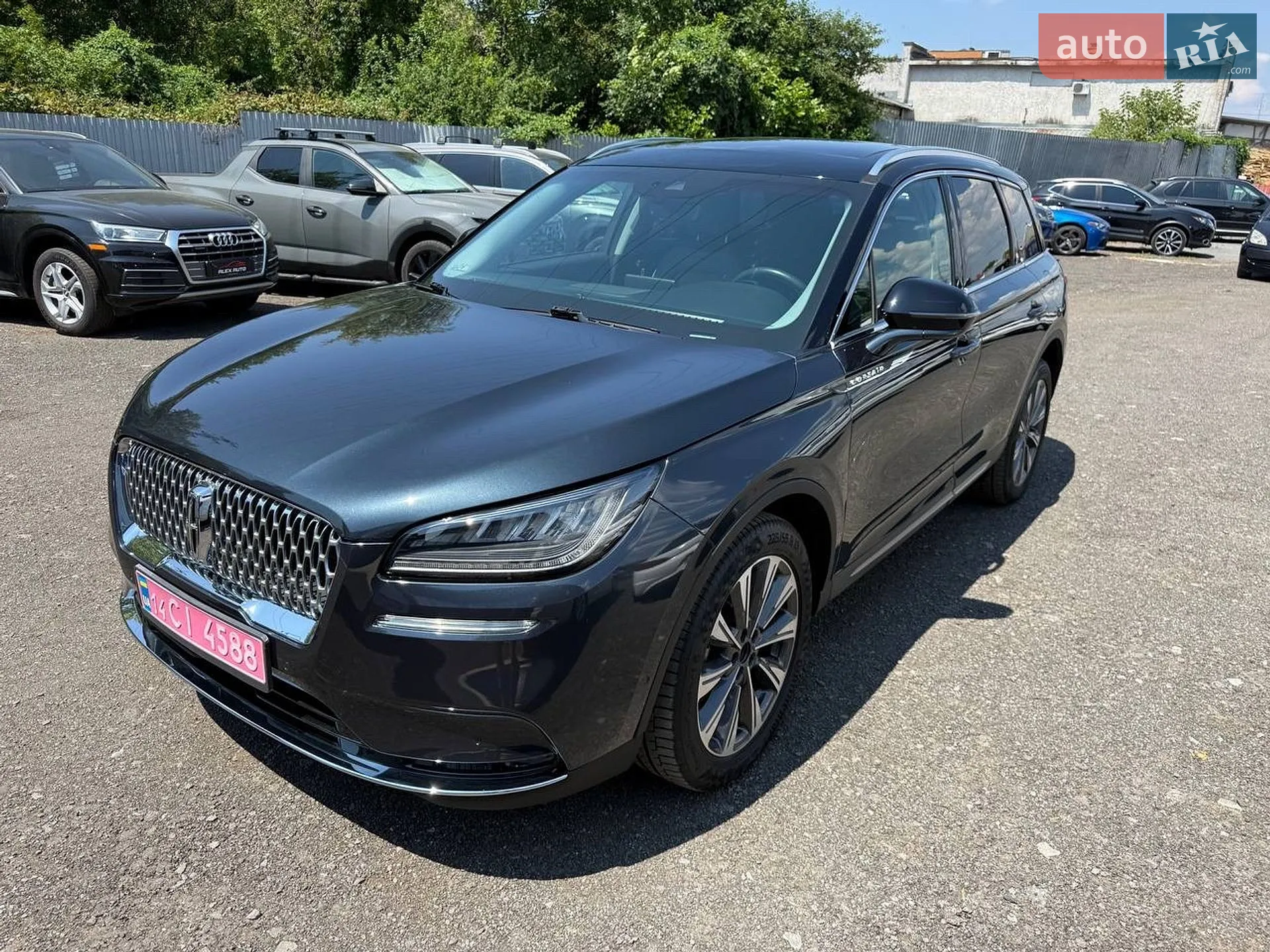 2021 Lincoln Corsair - мініатюра 3