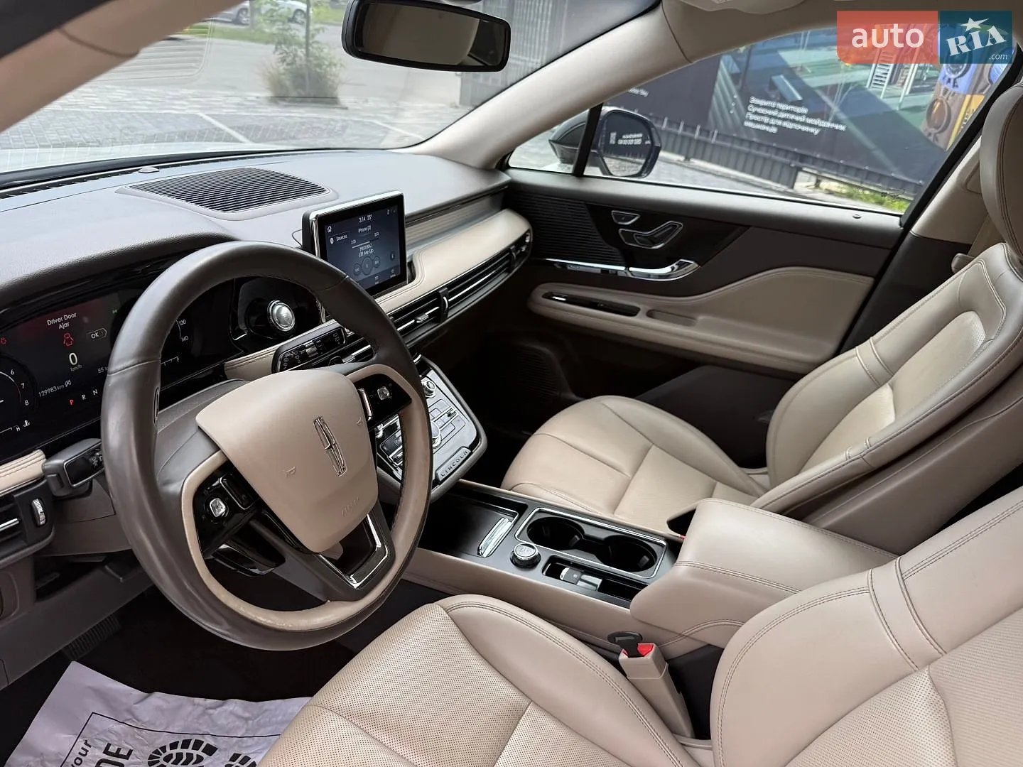 2020 Lincoln Corsair - мініатюра 44