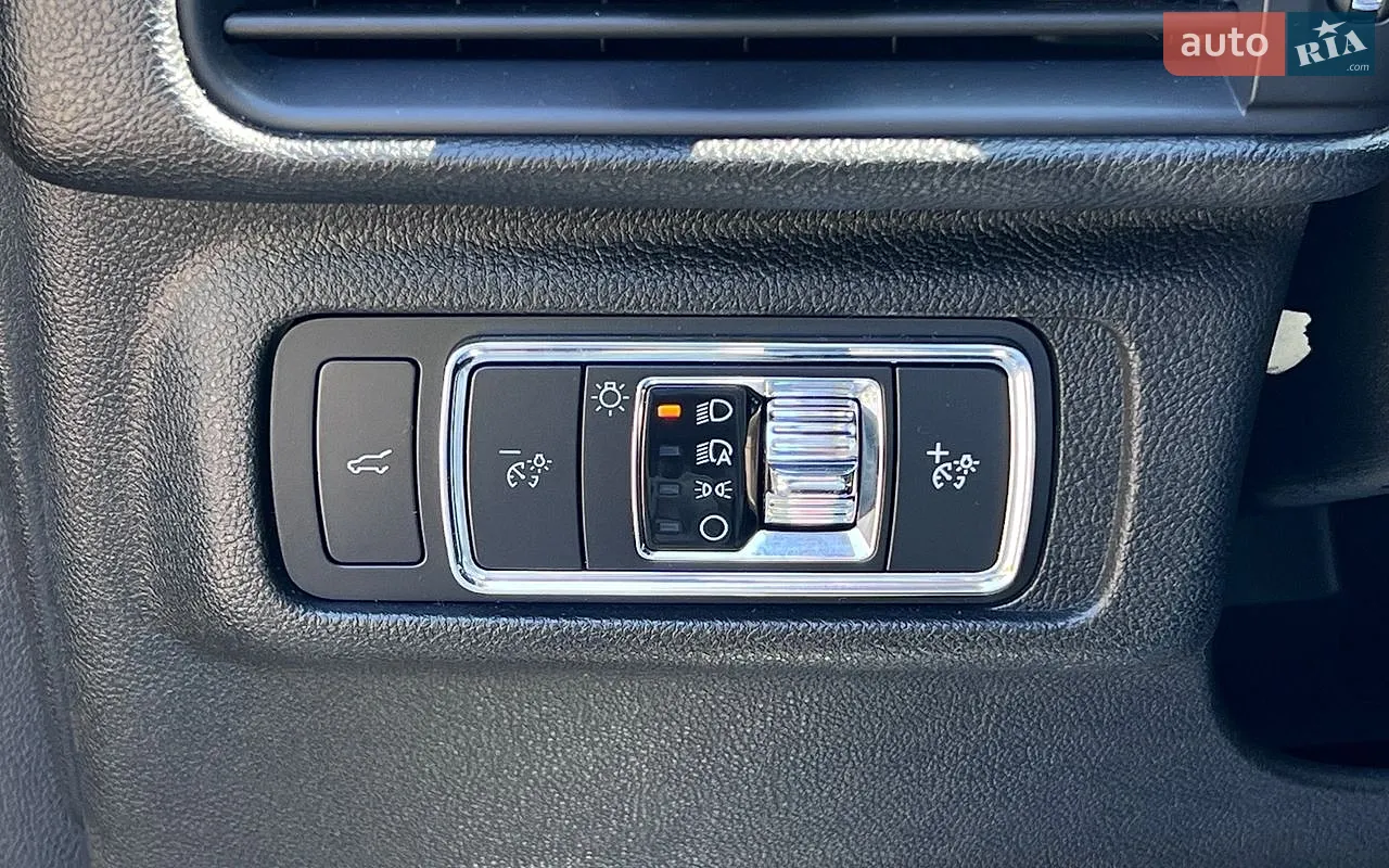 2021 Lincoln Corsair - мініатюра 22
