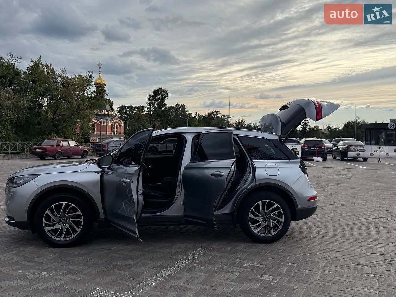 2022 Lincoln Corsair - мініатюра 3