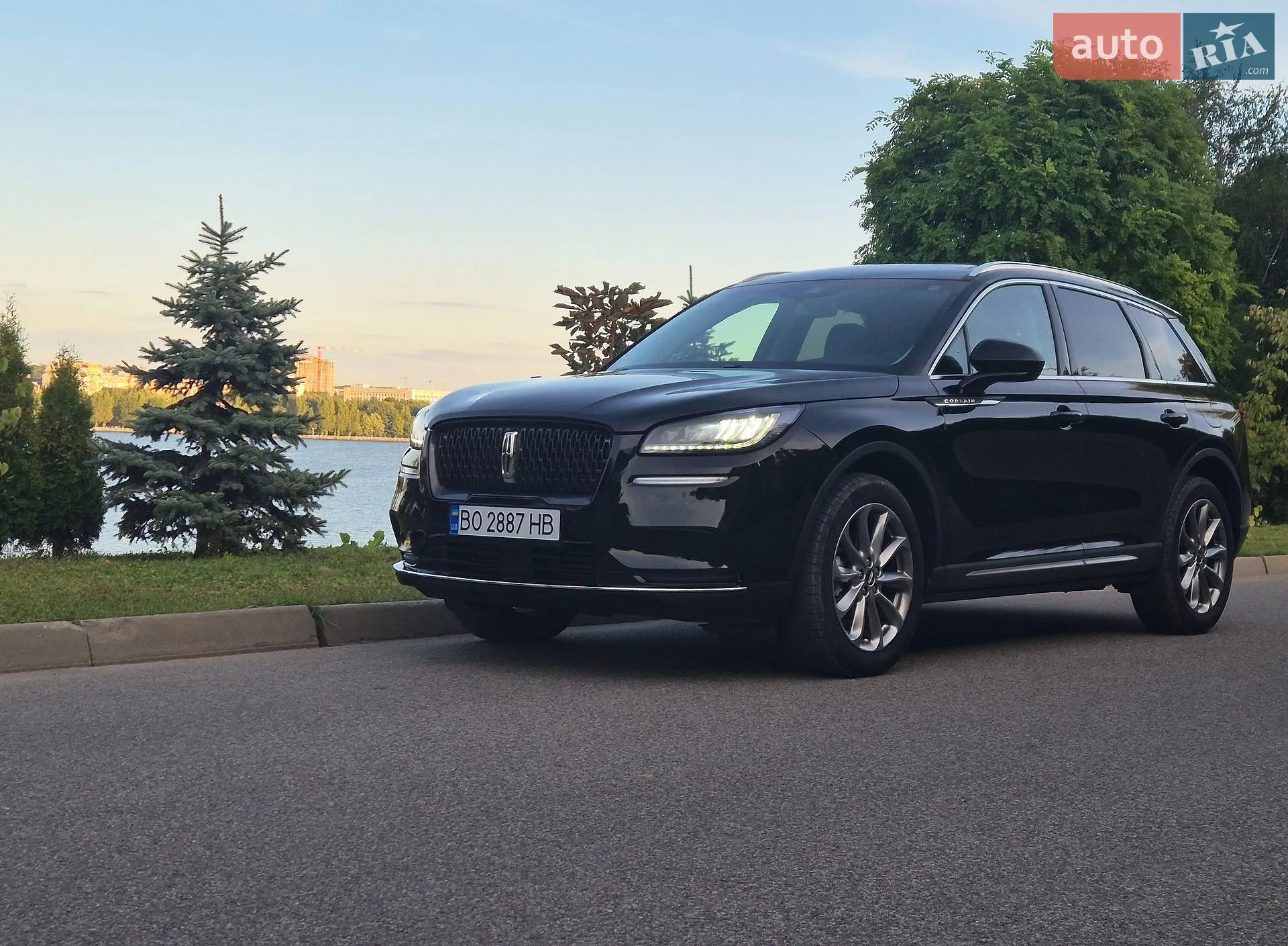 2022 Lincoln Corsair - мініатюра 7