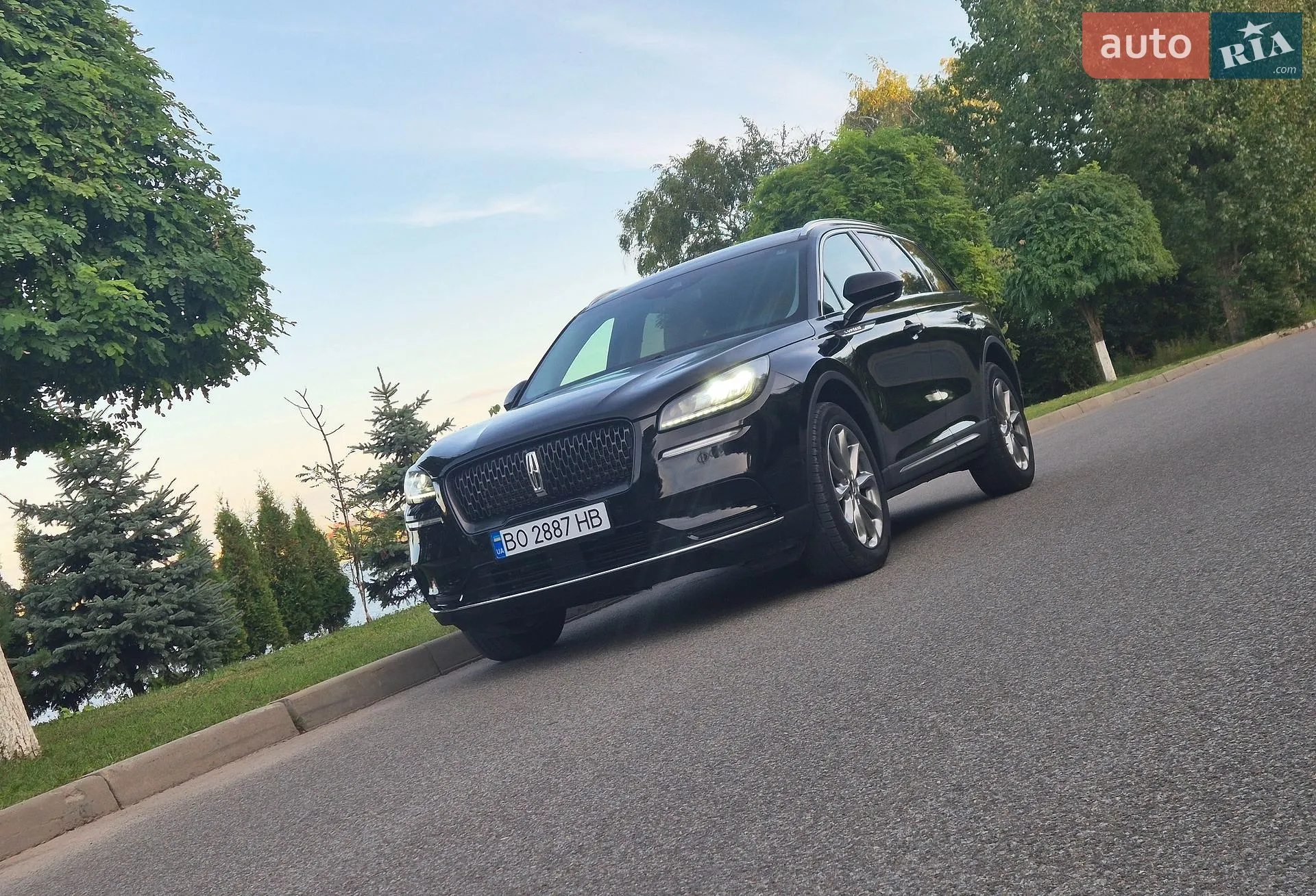 2022 Lincoln Corsair - мініатюра 11