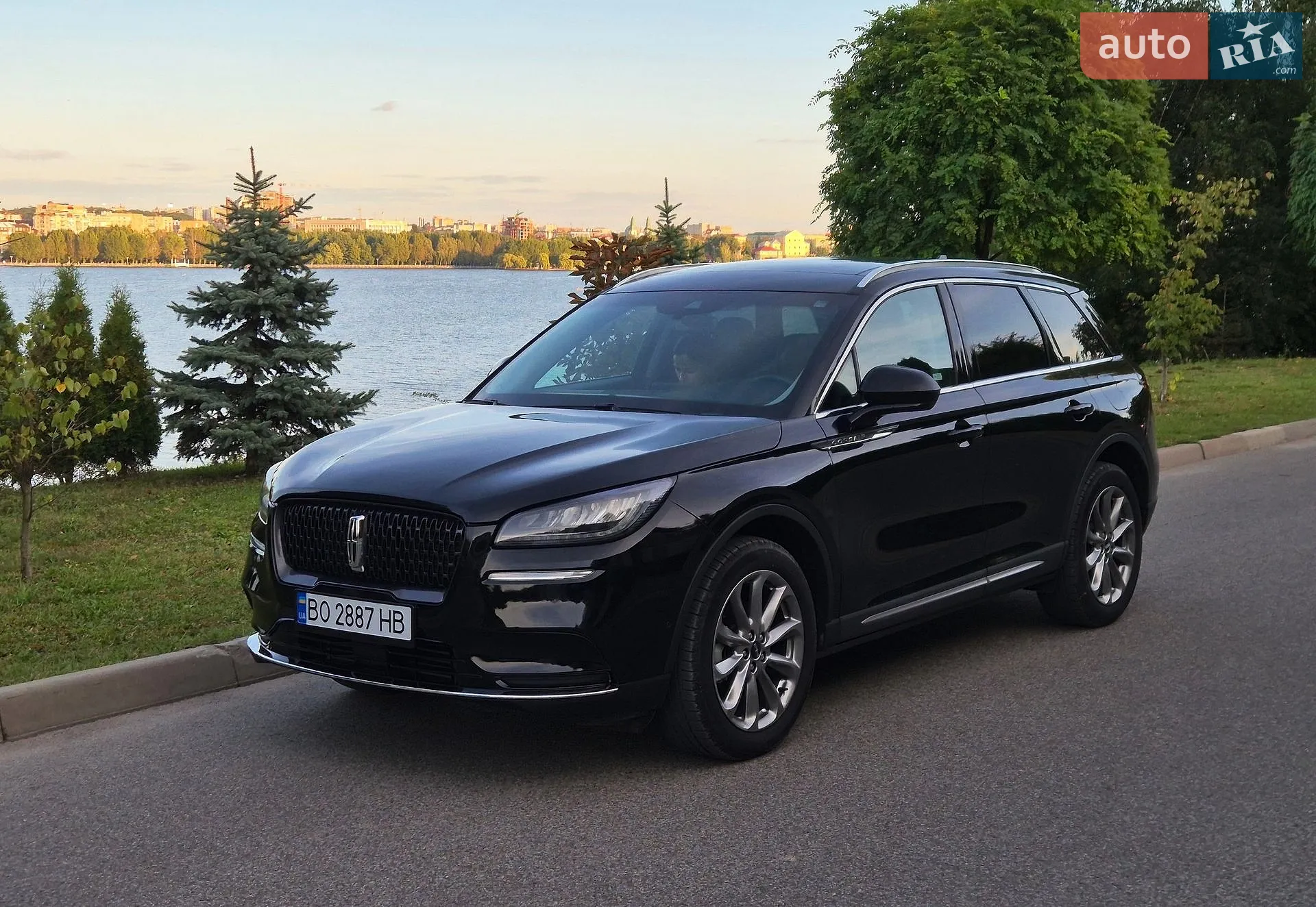2022 Lincoln Corsair - мініатюра 6