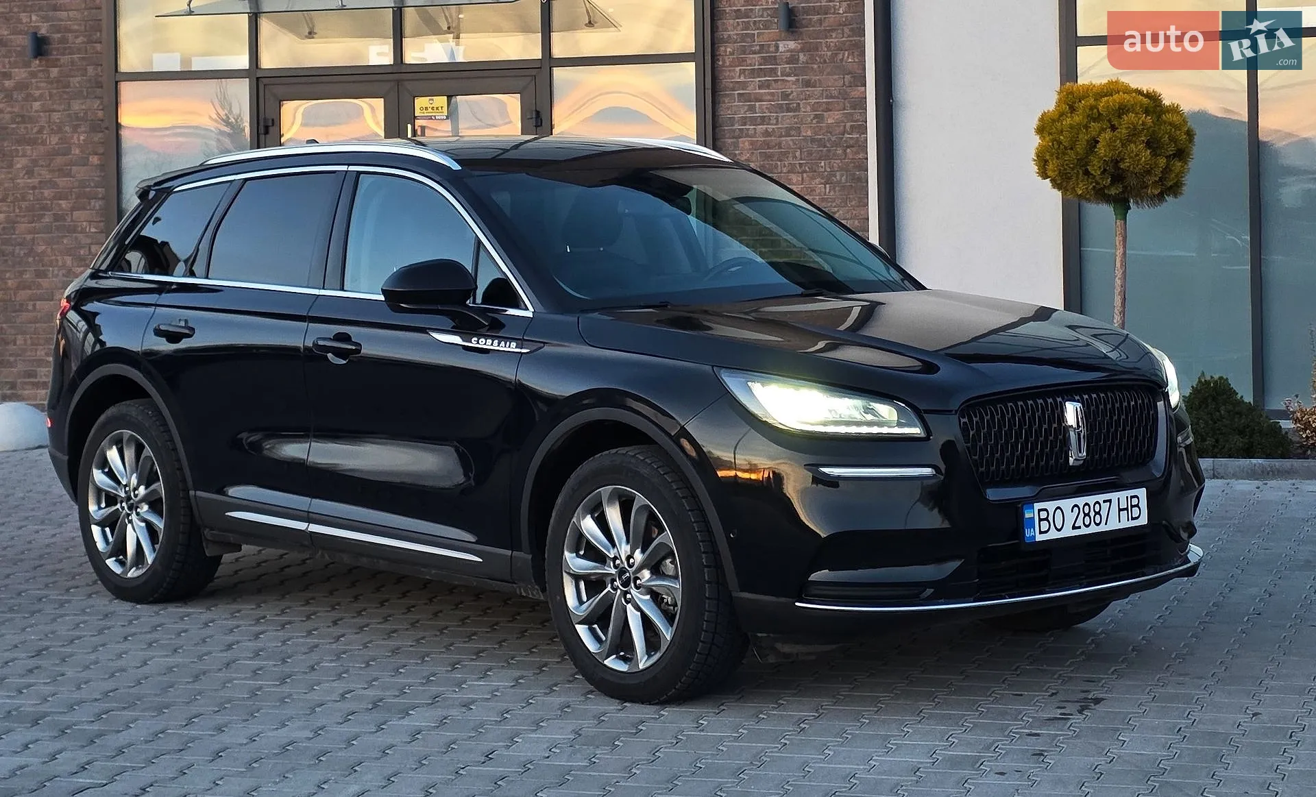 2022 Lincoln Corsair - фото 1