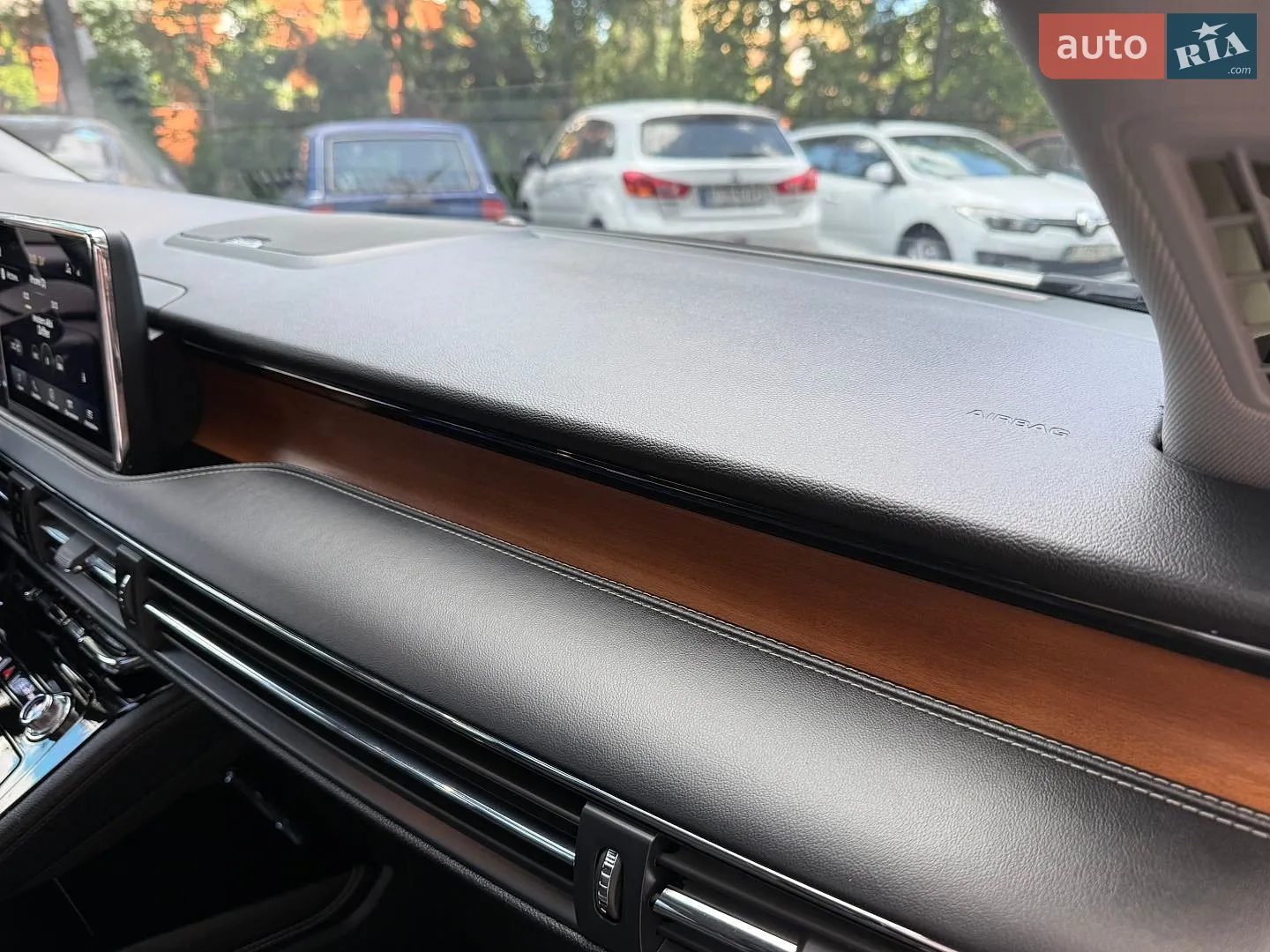 2020 Lincoln Corsair - мініатюра 35
