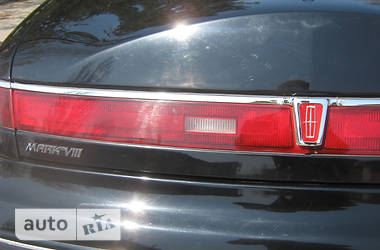 Купе Lincoln Mark 1993 в 