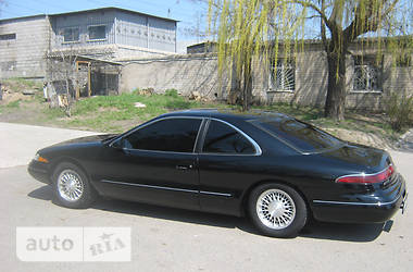 Купе Lincoln Mark 1993 в 