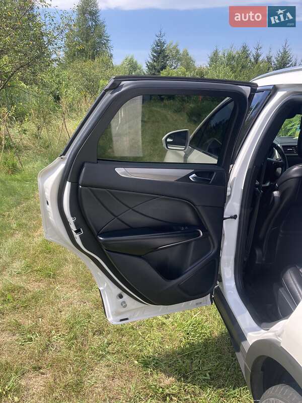 Позашляховик / Кросовер Lincoln MKC 2016 в Шептицькому