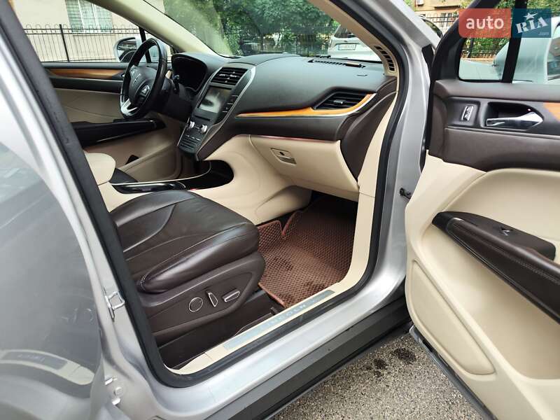 Позашляховик / Кросовер Lincoln MKC 2015 в Києві