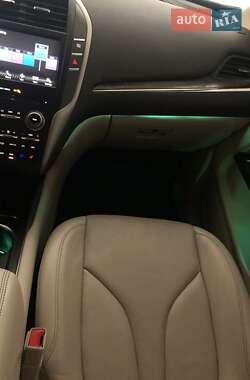 Внедорожник / Кроссовер Lincoln MKC 2016 в 