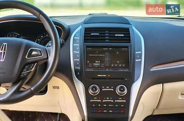 Позашляховик / Кросовер Lincoln MKC 2014 в 