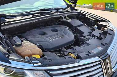 Позашляховик / Кросовер Lincoln MKC 2014 в 