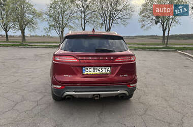 Позашляховик / Кросовер Lincoln MKC 2014 в 