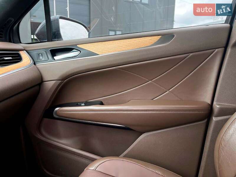 Позашляховик / Кросовер Lincoln MKC 2014 в Львові