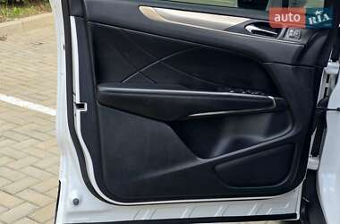 Позашляховик / Кросовер Lincoln MKC 2014 в 
