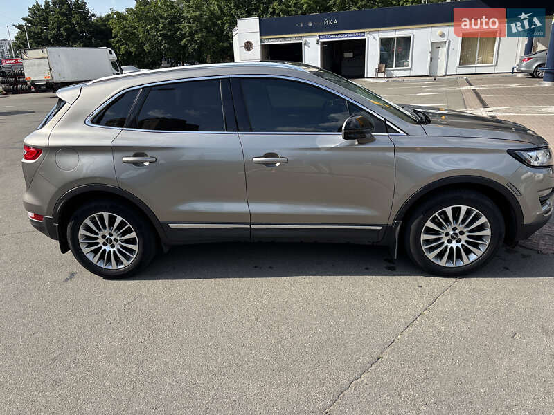Позашляховик / Кросовер Lincoln MKC 2017 в Києві