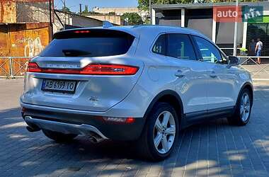 Внедорожник / Кроссовер Lincoln MKC 2015 в 