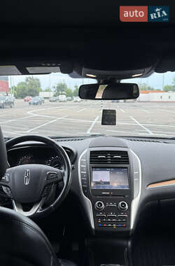 Внедорожник / Кроссовер Lincoln MKC 2015 в 