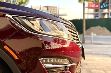 Внедорожник / Кроссовер Lincoln MKC 2018 в 