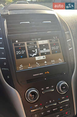 Внедорожник / Кроссовер Lincoln MKC 2016 в 