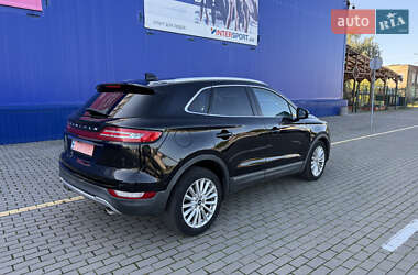 Позашляховик / Кросовер Lincoln MKC 2019 в 