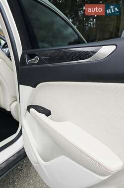Внедорожник / Кроссовер Lincoln MKC 2014 в 
