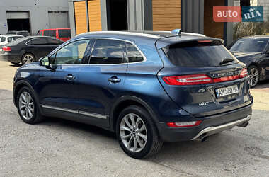 Позашляховик / Кросовер Lincoln MKC 2015 в 
