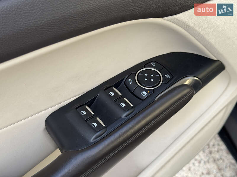 Позашляховик / Кросовер Lincoln MKC 2015 в Житомирі