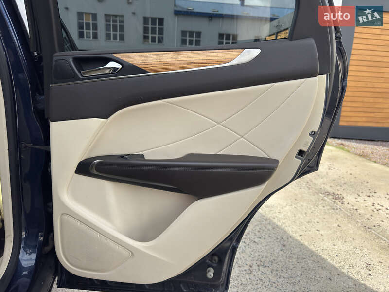 Позашляховик / Кросовер Lincoln MKC 2015 в Житомирі