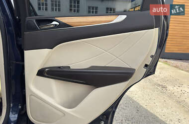 Позашляховик / Кросовер Lincoln MKC 2015 в 