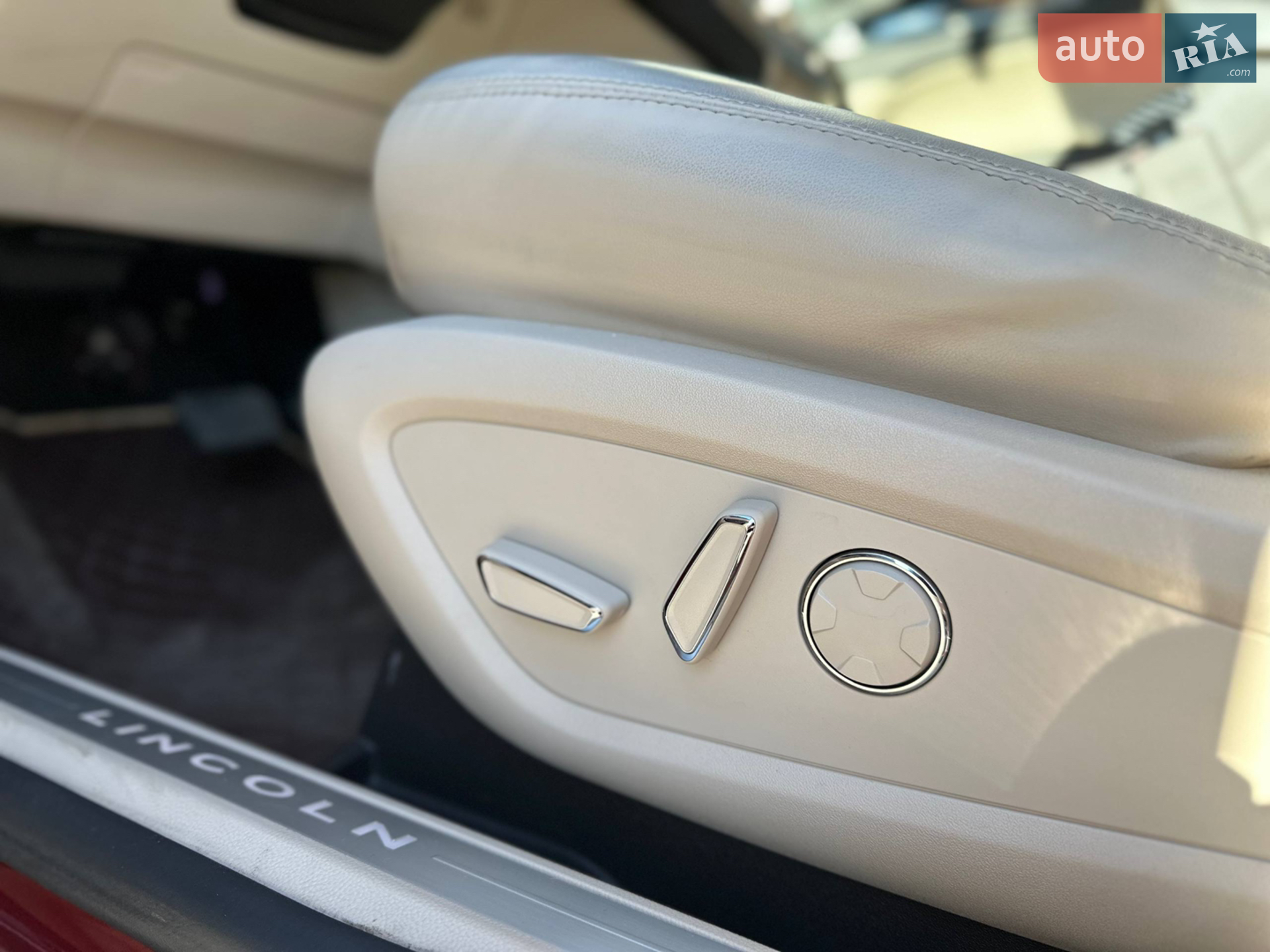 2019 Lincoln MKC - мініатюра 13