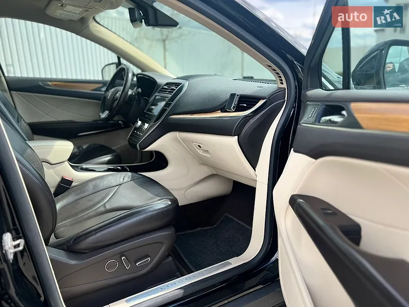 Lincoln MKC 2015 VIN 5LMCJ2C92GUJ20541 фото оголошення 20 з 64