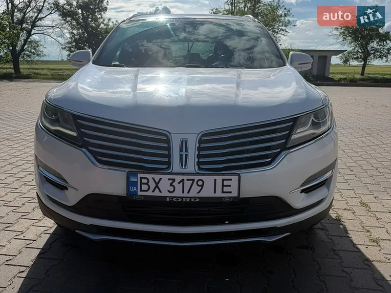 Lincoln MKC 2018 VIN 5LMCJ3D93KUL01810 фото оголошення 19 з 50