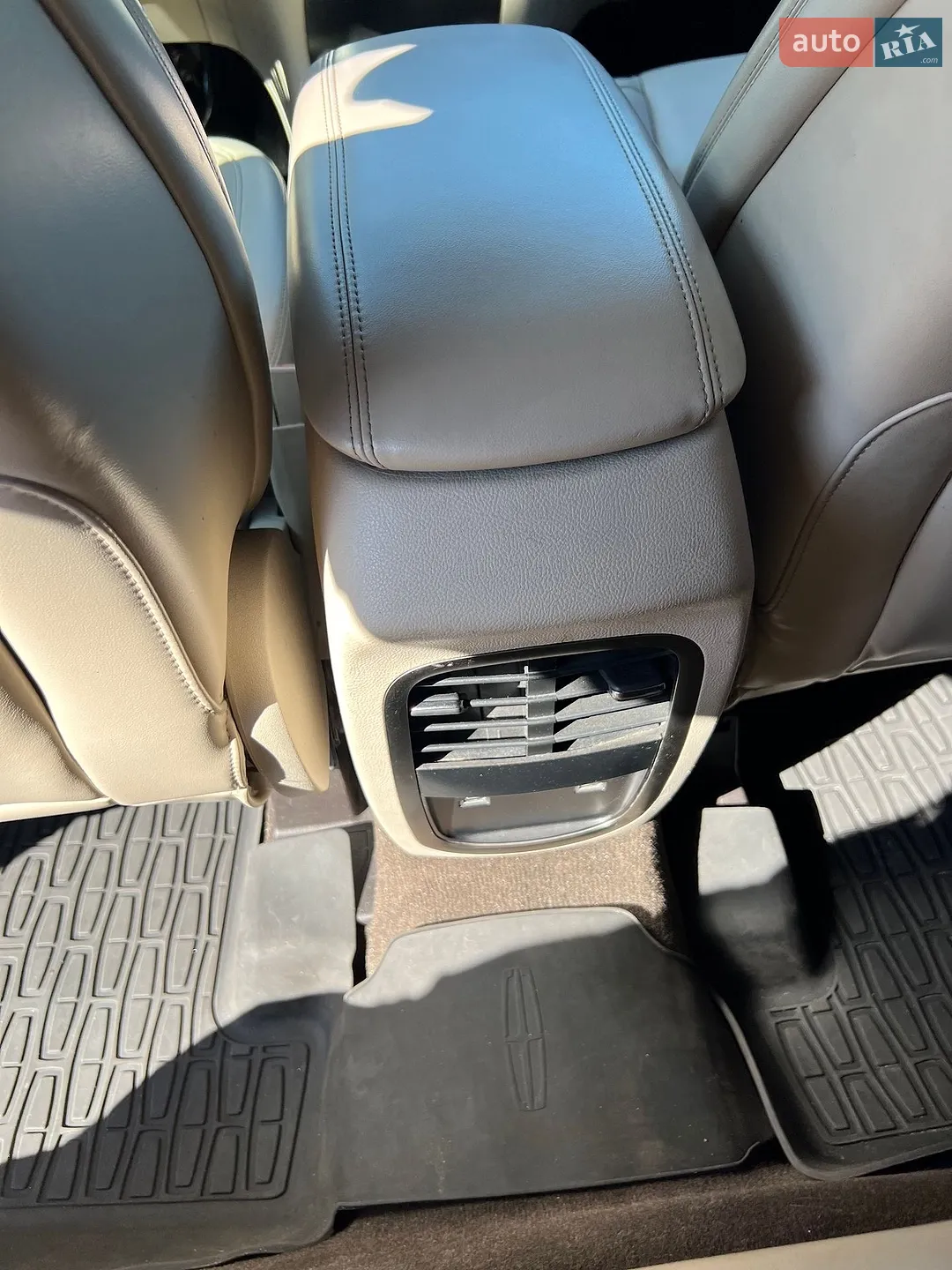 2018 Lincoln MKC - мініатюра 36