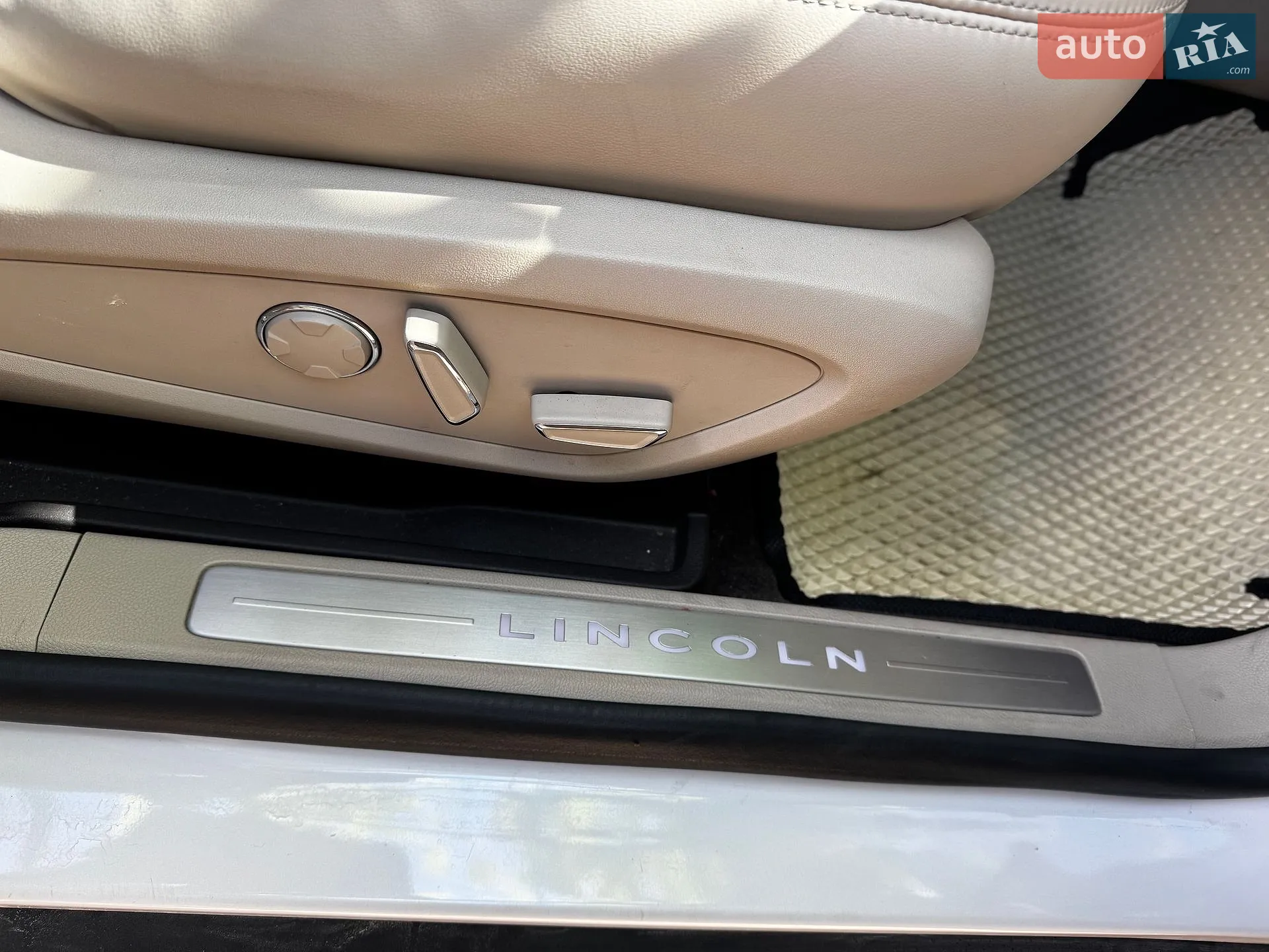 2018 Lincoln MKC - мініатюра 37