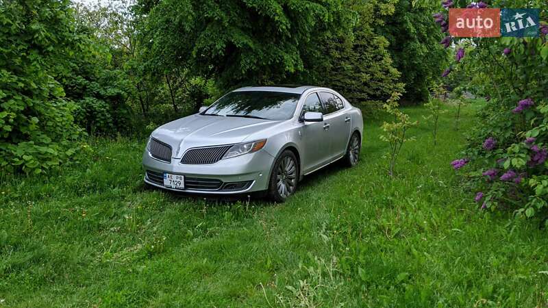 Седан Lincoln MKS 2013 в 