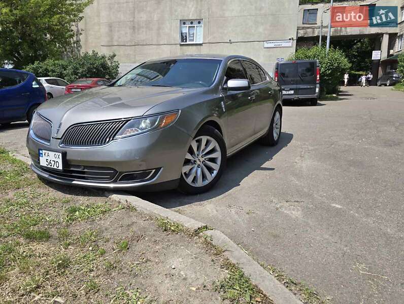 Седан Lincoln MKS 2015 в 