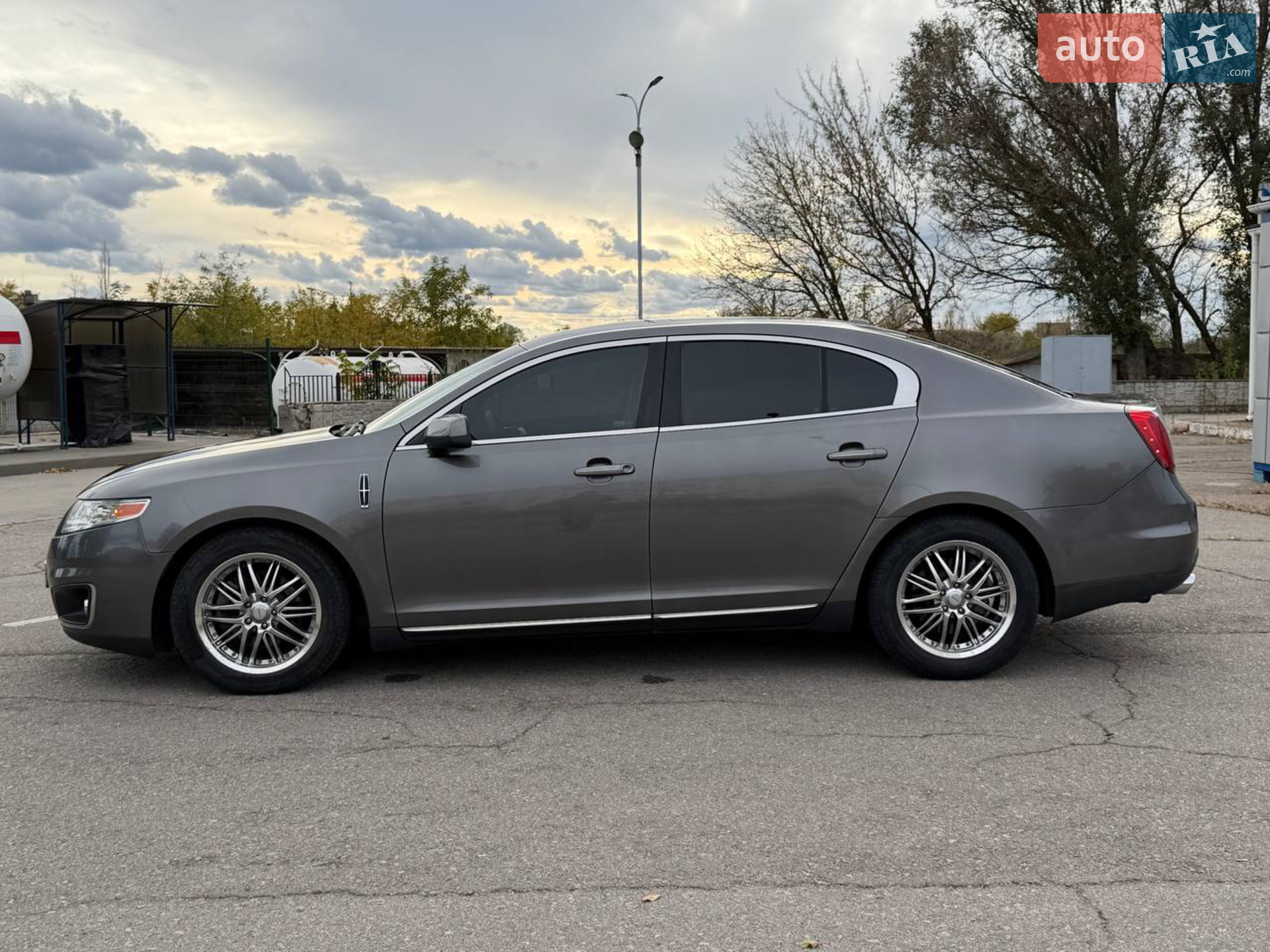 2010 Lincoln MKS - мініатюра 7