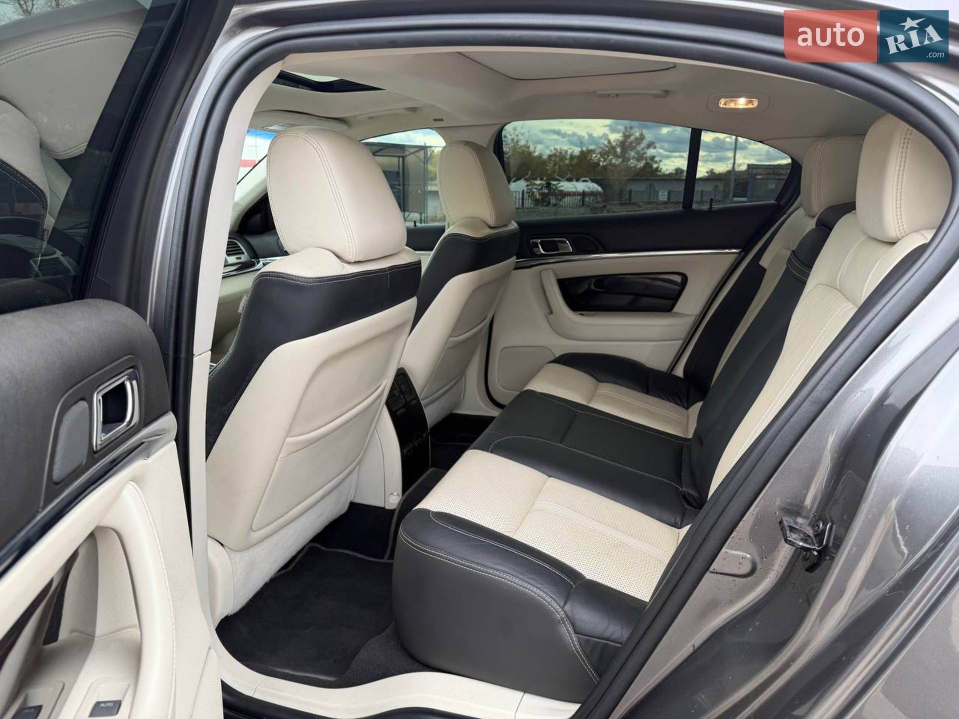 2010 Lincoln MKS - мініатюра 9